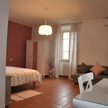 Casale Appio 2* روما