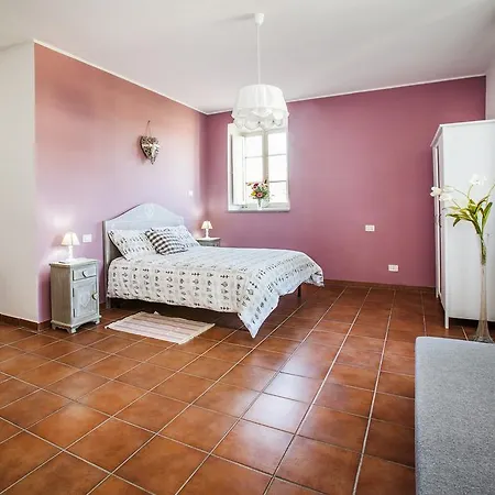 Casale Appio 2* روما